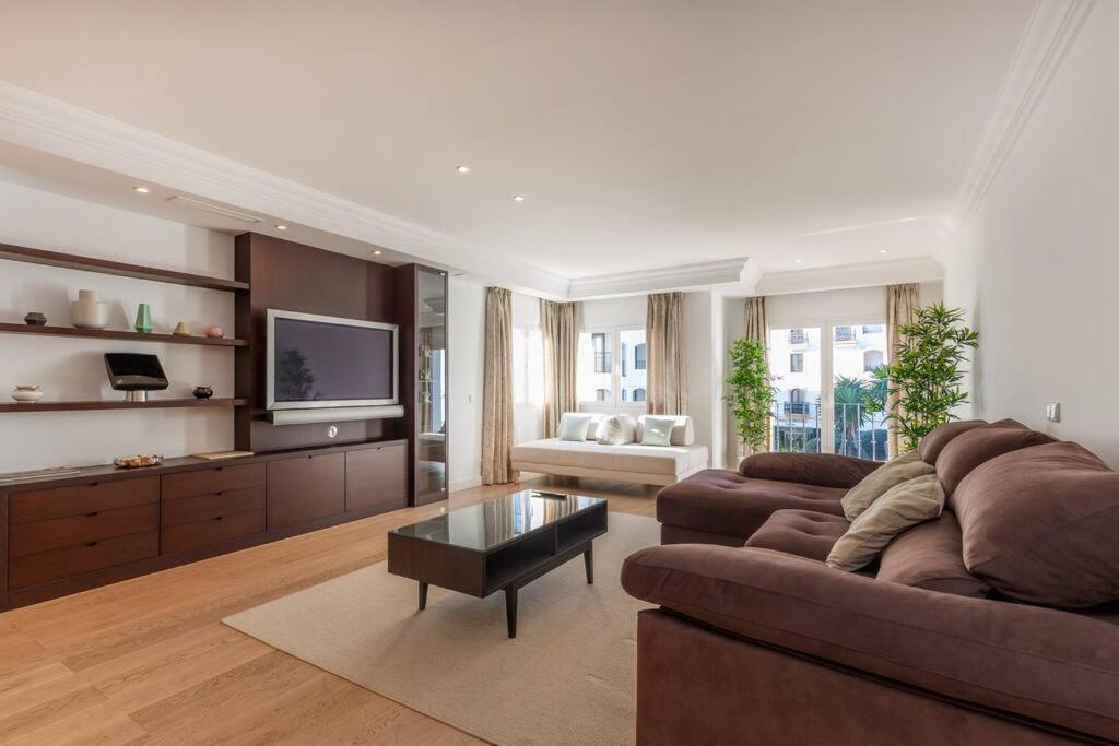 Bright Elegant 3Bdr Apartment In Puerto Banus Marbella Exterior photo